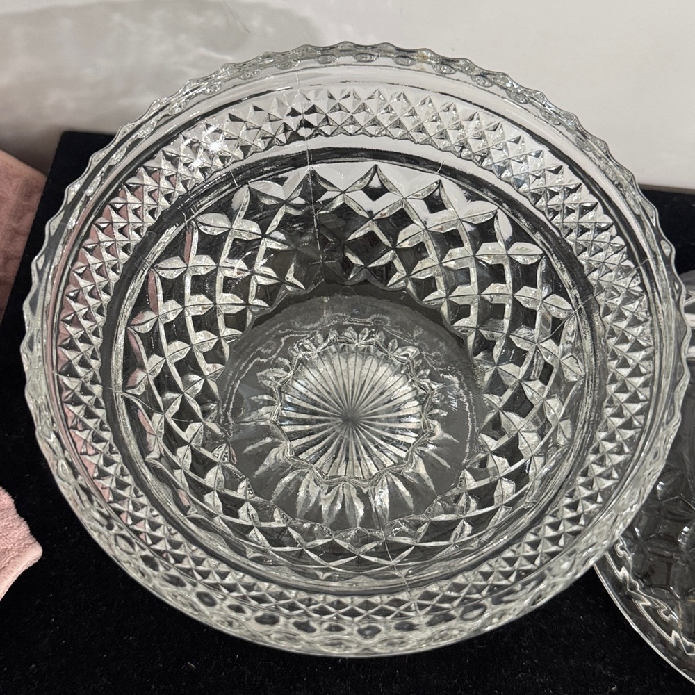 Anchor Hocking Wexford Clear Candy Dish With Diamond Cut Clear Glass. - Picture 3 of 8